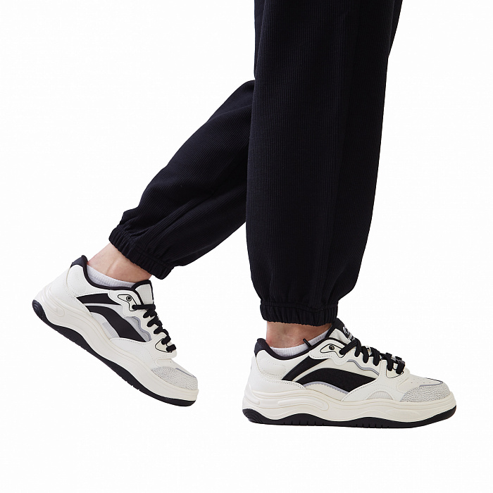 AGCU048-3 Кроссовки Future Flow белые