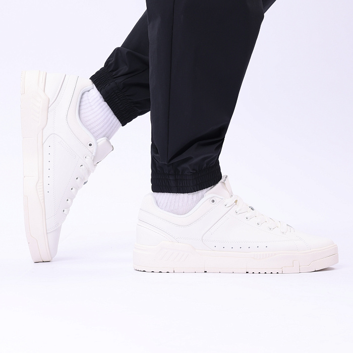 AGCT043-1 Кроссовки Common 70S белые