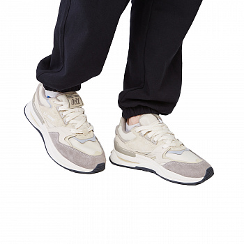 AGCU079-1 Кроссовки 001 Moment V2 бежевые