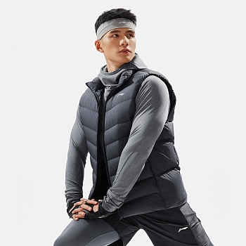 AMRU017-1 Жилет пуховый Essentials черный