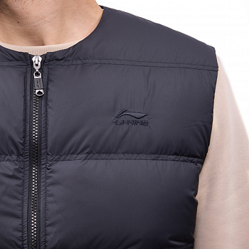 AMRV107-3 Жилет пуховый Sports Style черный