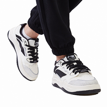 AGCU048-3 Кроссовки Future Flow белые