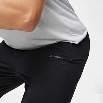 AKQT009-1 Спортивные шорты Essentials черные