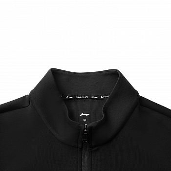 AWDV935-3 Куртка Essentials черный