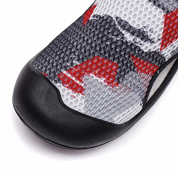 YKKT014-5 Lifestyle Kids Sandals Black/Fiery Red Camouflage