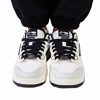 AGCU048-3 Кроссовки Future Flow белые