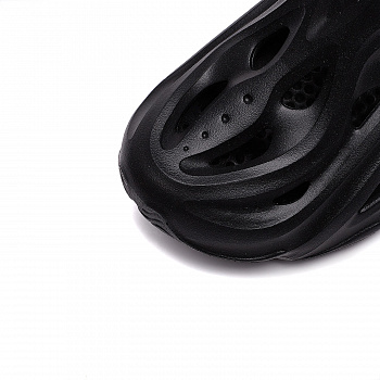 YKUT008-3 Lifestyle Youth Sandals Black